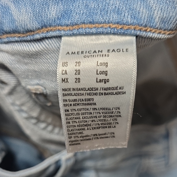 American Eagle | Dreamy Drape Stretch Super High-Waisted Baggy Wide-Leg Jeans - Picture 2 of 9